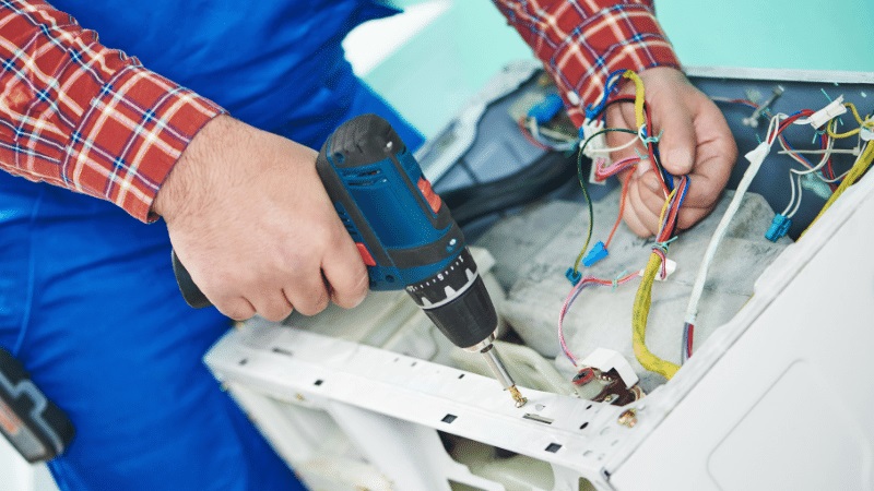 Çiğli Siemens Siemens çamaşır makinesi kart tamiri – Su almama arızası orijinal parça ile giderildi. - Teknik servis örneği